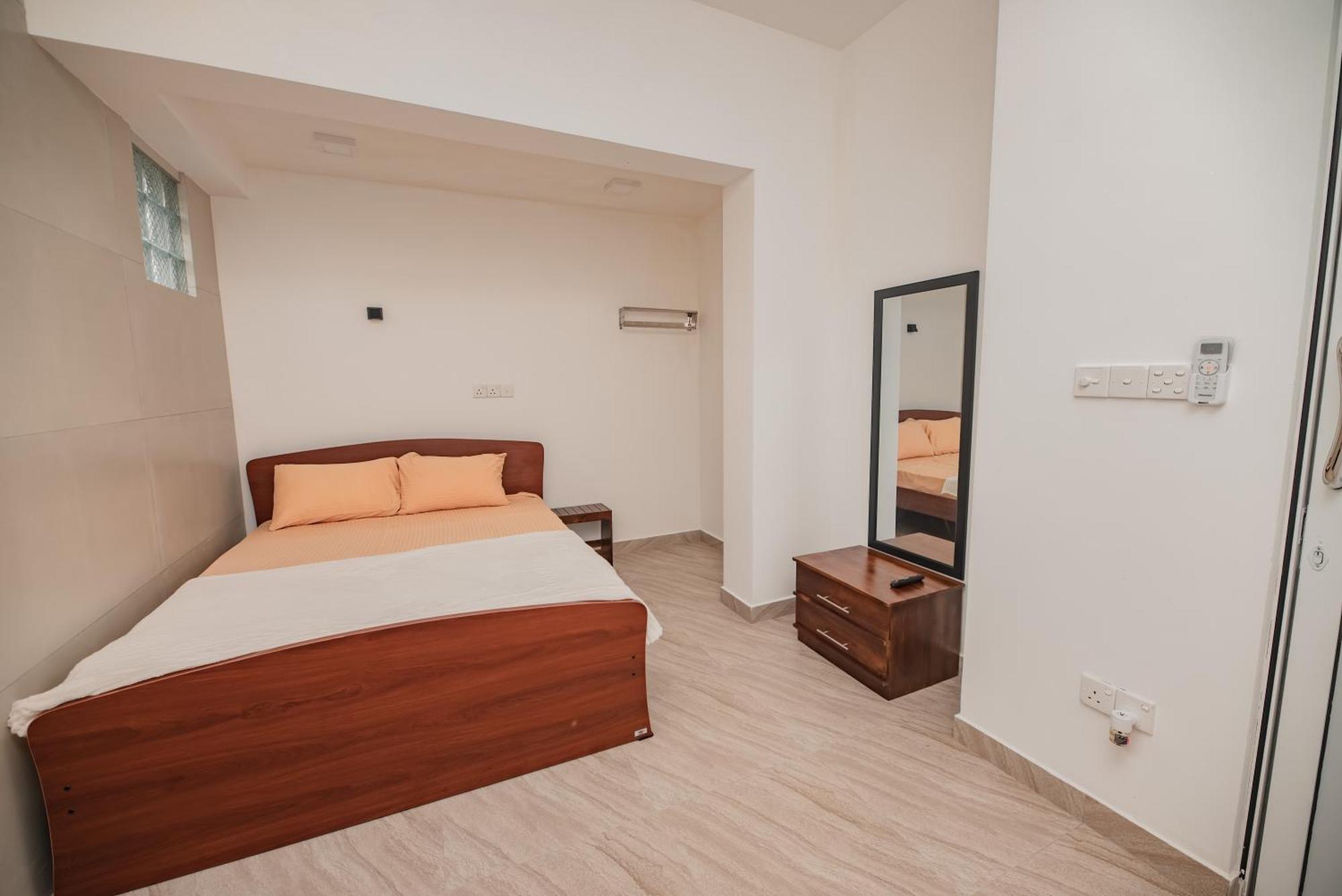 Nnr Wattala Hotel Exterior foto